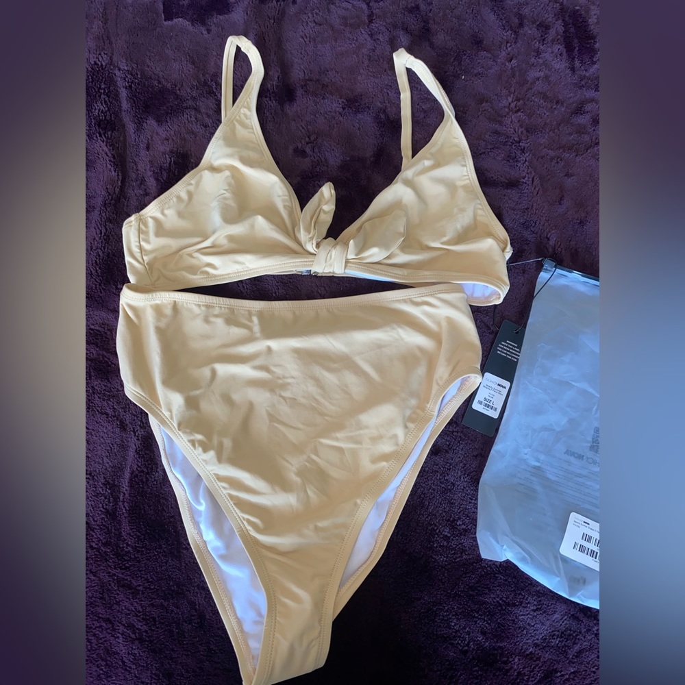 Fashion Nova Women size large high waisted bikini set